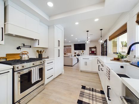 9843 Milton Cir Cypress CA 90630 &#8211; 013 &#8211; Kitchen