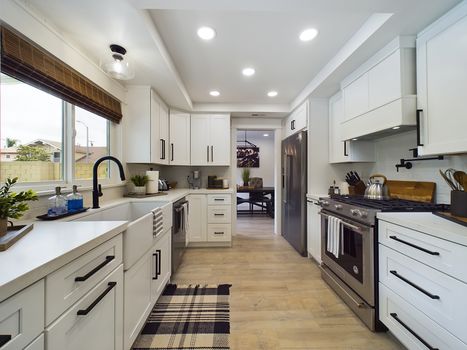 9843 Milton Cir Cypress CA 90630 &#8211; 016 &#8211; Kitchen