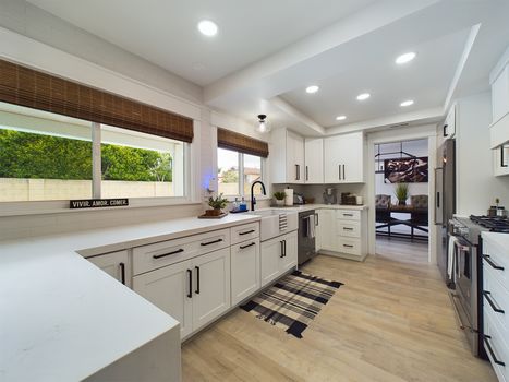 9843 Milton Cir Cypress CA 90630 &#8211; 017 &#8211; Kitchen