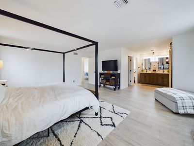 9843 Milton Cir Cypress CA 90630 &#8211; 027 &#8211; Primary Bedroom