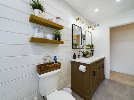 9843 Milton Cir Cypress CA 90630 &#8211; 038 &#8211; Bathroom 2