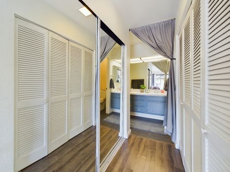 13110 Creek View Drive Garden Grove – 016 – Hallway