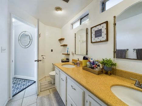 15323 Wilder Ave Norwalk CA 90650 &#8211; 025 &#8211; Master Bathroom 3