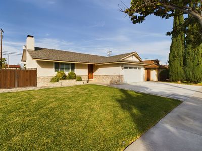 6661 Kiwi Cir Cypress CA 90630 &#8211; 005 &#8211; Front 5