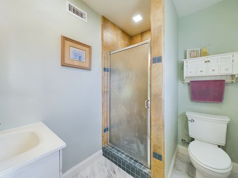 6661 Kiwi Cir Cypress CA 90630 &#8211; 021 &#8211; Master Bathroom 1