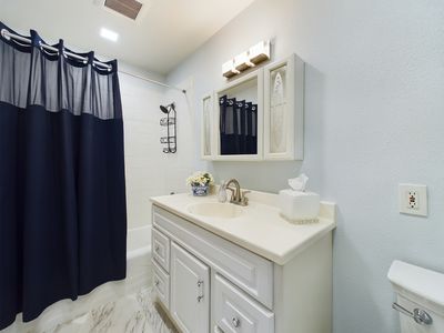 6661 Kiwi Cir Cypress CA 90630 &#8211; 029 &#8211; Bathroom 2-2