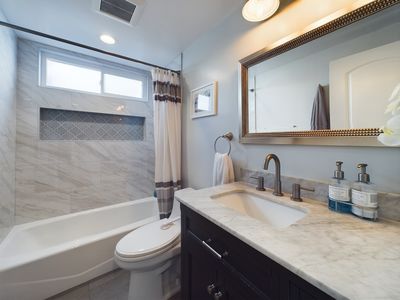 4201 Via Verde Cypress CA 90630 &#8211; 032 &#8211; Bathroom 2-1