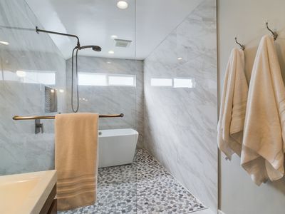 4201 Via Verde Cypress CA 90630 &#8211; 039 &#8211; Master Bathroom 2