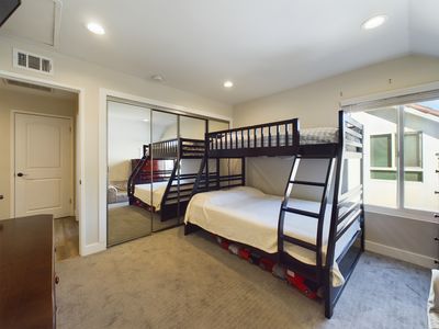 4201 Via Verde Cypress CA 90630 &#8211; 043 &#8211; Bedroom 3-2