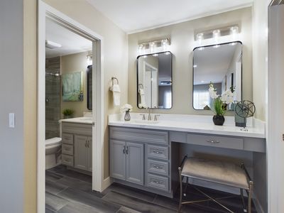 5263 Vista Del Sol Cypress CA 90630 &#8211; 027 &#8211; Master Bathroom 1