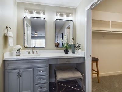 5263 Vista Del Sol Cypress CA 90630 &#8211; 028 &#8211; Master Bathroom 2