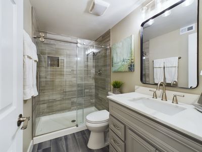 5263 Vista Del Sol Cypress CA 90630 &#8211; 029 &#8211; Master Bathroom 3