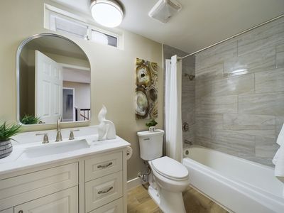 5263 Vista Del Sol Cypress CA 90630 &#8211; 034 &#8211; Bathroom 3-1