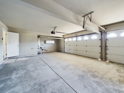 5263 Vista Del Sol Cypress CA 90630 &#8211; 049 &#8211; Garage