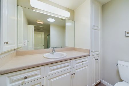 13221 El Dorado Seal Beach CA 90740 &#8211; 018 Bathroom