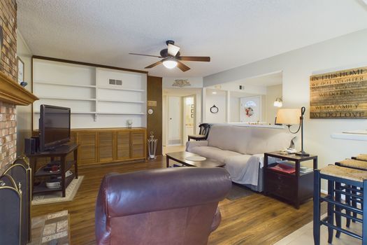 5881 Karen Ave &#8211; 15