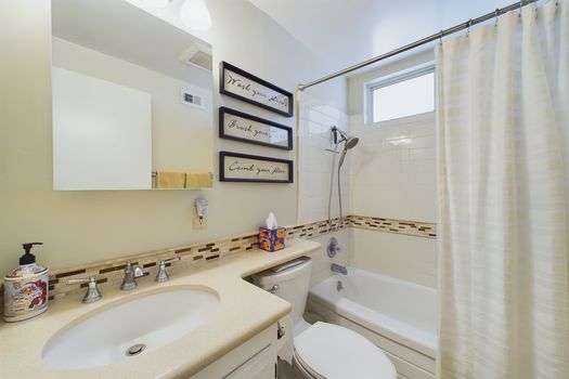 5881 Karen Ave &#8211; 19