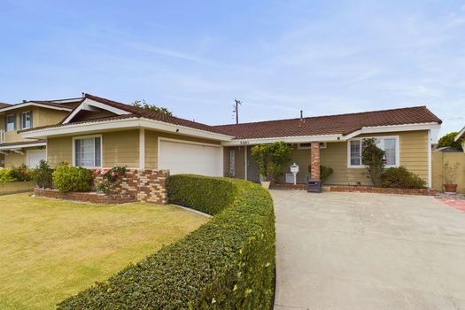 5881 Karen Ave &#8211; 5