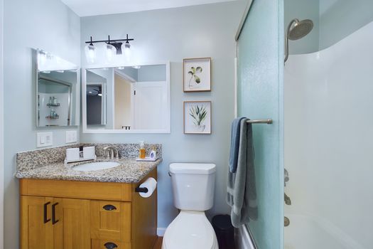 10531 Juniper Way Stanton CA 90680 &#8211; 023 &#8211; Master Bathroom 3