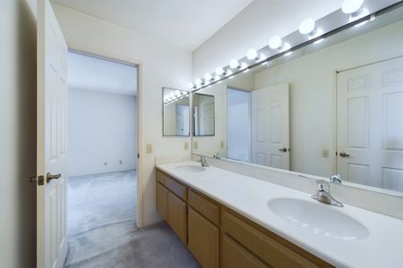 4566 Wellington Court Cypress CA 90630 043 Bathroom 3