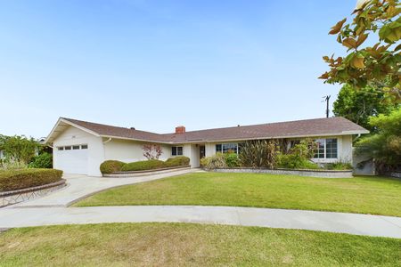 1696 Oahu Pl Costa Mesa CA 92626 &#8211; 003 &#8211; Front 3