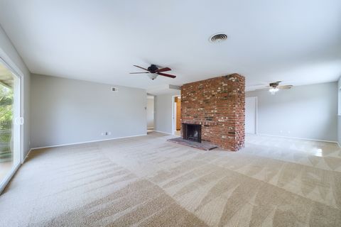 1696 Oahu Pl Costa Mesa CA 92626 &#8211; 005 &#8211; Living Room 2