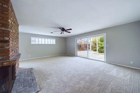 1696 Oahu Pl Costa Mesa CA 92626 &#8211; 006 &#8211; Living Room 1
