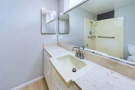 1696 Oahu Pl Costa Mesa CA 92626 &#8211; 019 &#8211; Bathroom 1-1