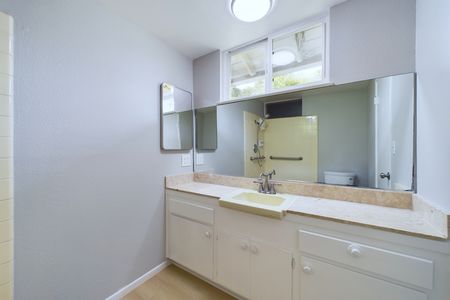 1696 Oahu Pl Costa Mesa CA 92626 &#8211; 021 &#8211; Bathroom 1-3
