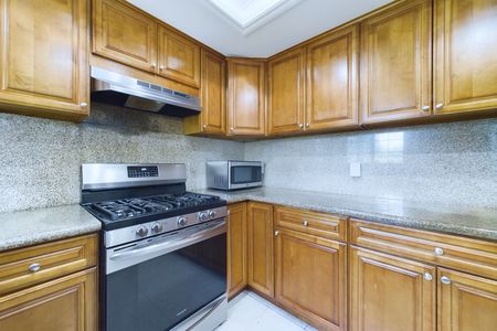 2647 Monte Carlo Santa Ana CA &#8211; 014 &#8211; Kitchen 4