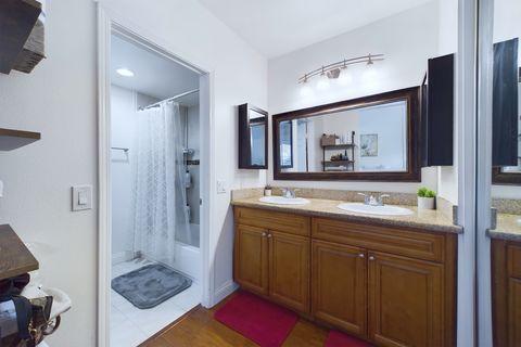 2647 Monte Carlo Santa Ana CA &#8211; 018 &#8211; Master Bathroom 1