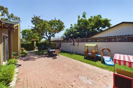 2647 Monte Carlo Santa Ana CA &#8211; 031 &#8211; Patio