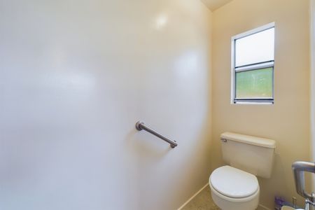 14007 Leahy Ave Bellflower CA &#8211; 027 &#8211; Master Bathroom 3