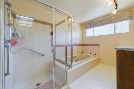 14007 Leahy Ave Bellflower CA &#8211; 028 &#8211; Master Bathroom 4