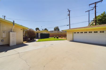 14007 Leahy Ave Bellflower CA &#8211; 047 &#8211; Backyard 8