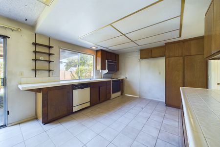 5531 Citrus Ct Cypress CA &#8211; 014 &#8211; Kitchen 3