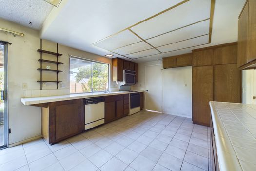 5531 Citrus Ct Cypress CA &#8211; 014 &#8211; Kitchen 3