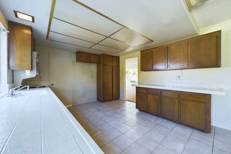 5531 Citrus Ct Cypress CA &#8211; 015 &#8211; Kitchen 4