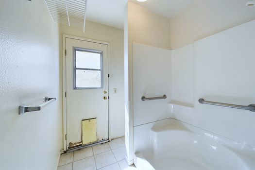 5531 Citrus Ct Cypress CA &#8211; 021 &#8211; Downstairs Bathroom 2