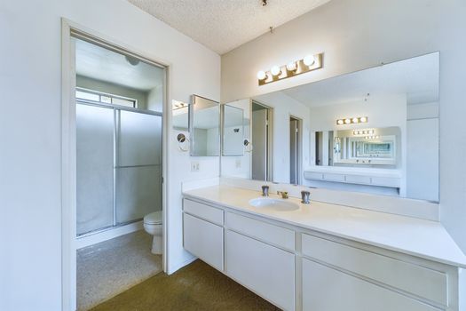 5531 Citrus Ct Cypress CA &#8211; 026 &#8211; Master Bathroom 1