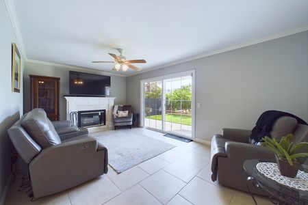 5782 Shirl St Cypress CA &#8211; 022 &#8211; Family Room 1