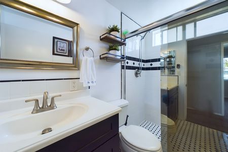 5782 Shirl St Cypress CA &#8211; 044 &#8211; Hall Bath 2