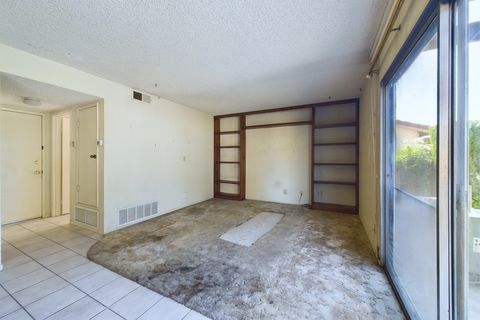 5531 Citrus Ct Cypress CA &#8211; 016 &#8211; Family Room 1
