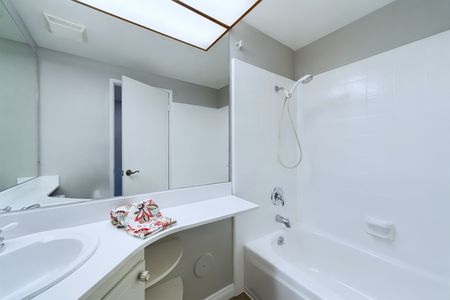 5783 Maxson Dr Cypress CA &#8211; 032 &#8211; Bathroom 2-2