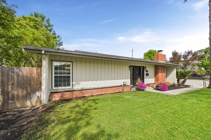 10005 Emerado Dr Whittier CA 90703 002 Front