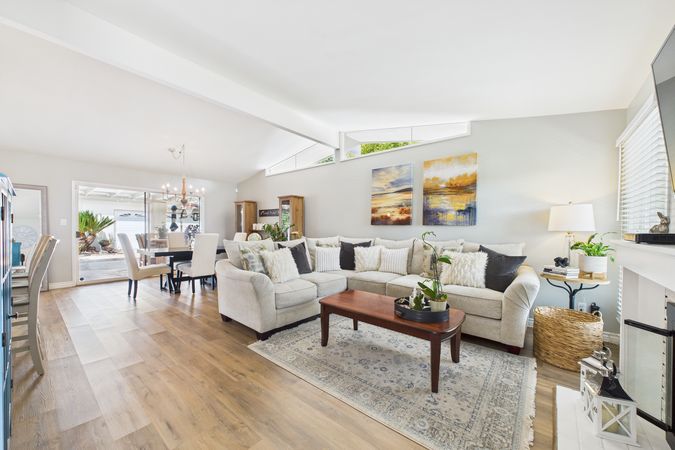 10005 Emerado Dr Whittier CA 90703 006 Living Room