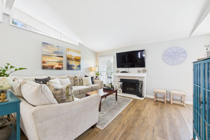 10005 Emerado Dr Whittier CA 90703 007 Living Room