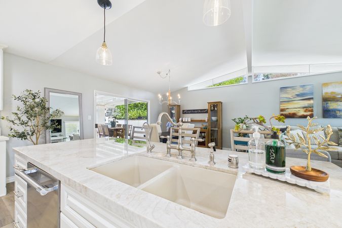 10005 Emerado Dr Whittier CA 90703 016 Kitchen