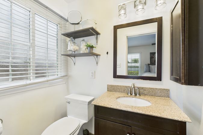 10005 Emerado Dr Whittier CA 90703 023 Master Bathroom