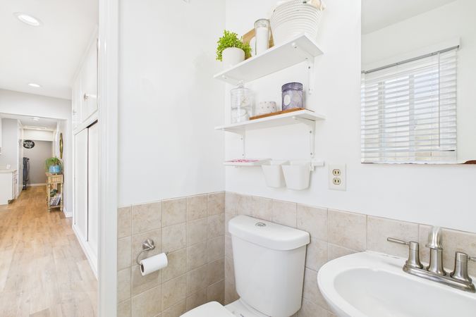 10005 Emerado Dr Whittier CA 90703 032 Bathroom 2